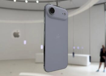 کارمند و کارگر ایرانی برای خرید «آیفون ۱۷» چند ساعت باید کار کنند؟ + اینفوگرافیک