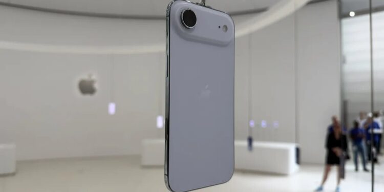 کارمند و کارگر ایرانی برای خرید «آیفون ۱۷» چند ساعت باید کار کنند؟ + اینفوگرافیک