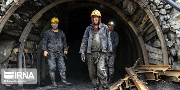 بخش‌ مهمی از قوانین حوزه معادن مغفول مانده است/ معرفی ۱۲۴ مسئول ایمنی معدن
