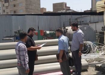 توقیف لوله‌های پلیمری غیراستاندارد در بازار شادآباد تهران