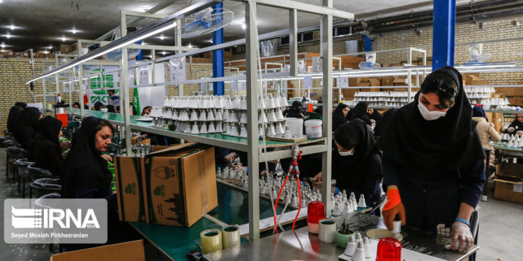 رشد ۳۲۰ درصدی تعرفه برق صنایع در سال های اخیر