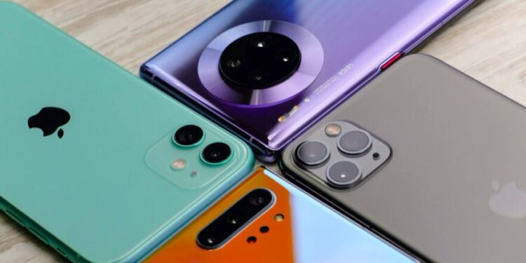 رصد بازار موبایل ادامه دارد/ قطع رجیستری ۱۲ هزار دستگاه موبایل