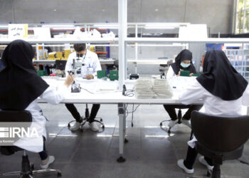 شرکت‌های دانش بنیان و فناور به واحدهای صنعتی وارد شدند/ هوشمندسازی ۳۸ فرودگاه کشور