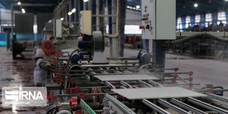 فعالان اقتصادی همچنان به دادگاه می‌روند