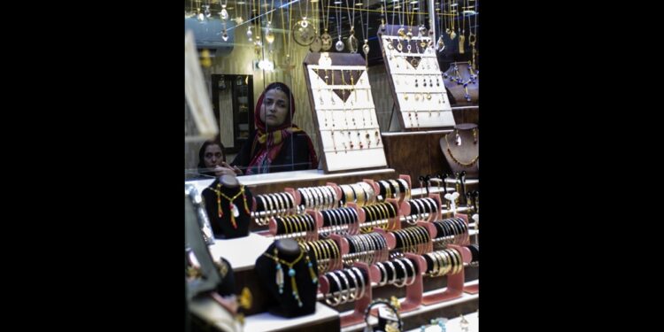 ۱۶۱ قطعه مصنوع طلای غیراستاندارد در فروشگاه‌های اینترنتی شناسایی شد