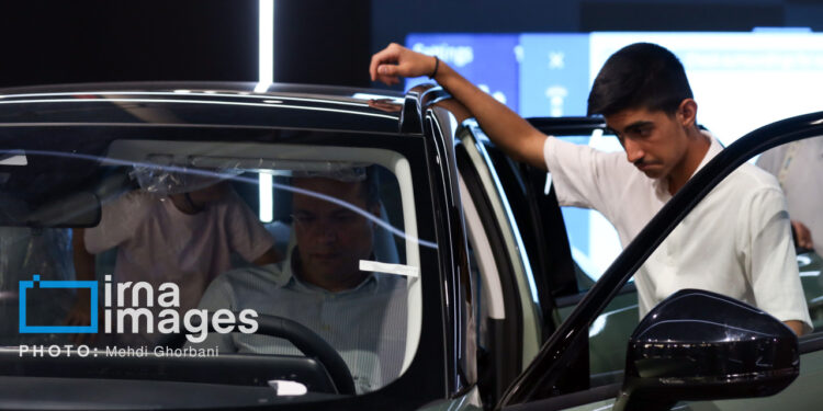 شروع هفته با ریزش ۲ تا ۳۵ میلیون تومانی نرخ خودروهای داخلی