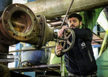 تمدید یک ماه بسته حمایتی صنایع/کارگروه مشترک اتاق ایران و بانک مرکزی تشکیل شود