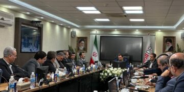 توسعه روابط خارجی با وجود تحریم‌ها/ معادن قفل شده فعال شوند