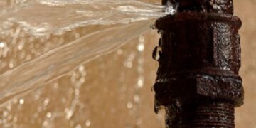 ساخت ربات نشت‌یاب و شناسایی خطوط غیرمجاز انتقال آب در کشور + فیلم