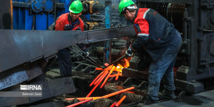ناهماهنگی در کشف قیمت پایه زنجیره فولاد در بورس ناعادلانه است