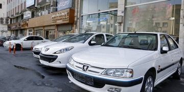 زلزله در بازار خودرو؛ قیمت پژوپارس ۴۰۰ میلیون تومان تکان خورد/ جدول قیمت مدل‌های مختلف پژوپارس در بازار