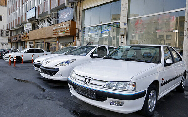 زلزله در بازار خودرو؛ قیمت پژوپارس ۴۰۰ میلیون تومان تکان خورد/ جدول قیمت مدلهای مختلف پژوپارس در بازار 1 زلزله در بازار خودرو؛ قیمت پژوپارس ۴۰۰ میلیون تومان تکان خورد/ جدول قیمت مدلهای مختلف پژوپارس در بازار