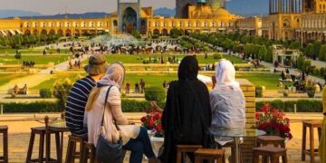  پیامد تنش‌های سیاسی داخلی و خارجی بر صنعت گردشگری ایران